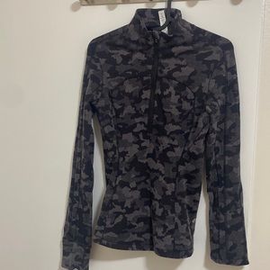 LuLulemon Run Briskly 1/2 Zip